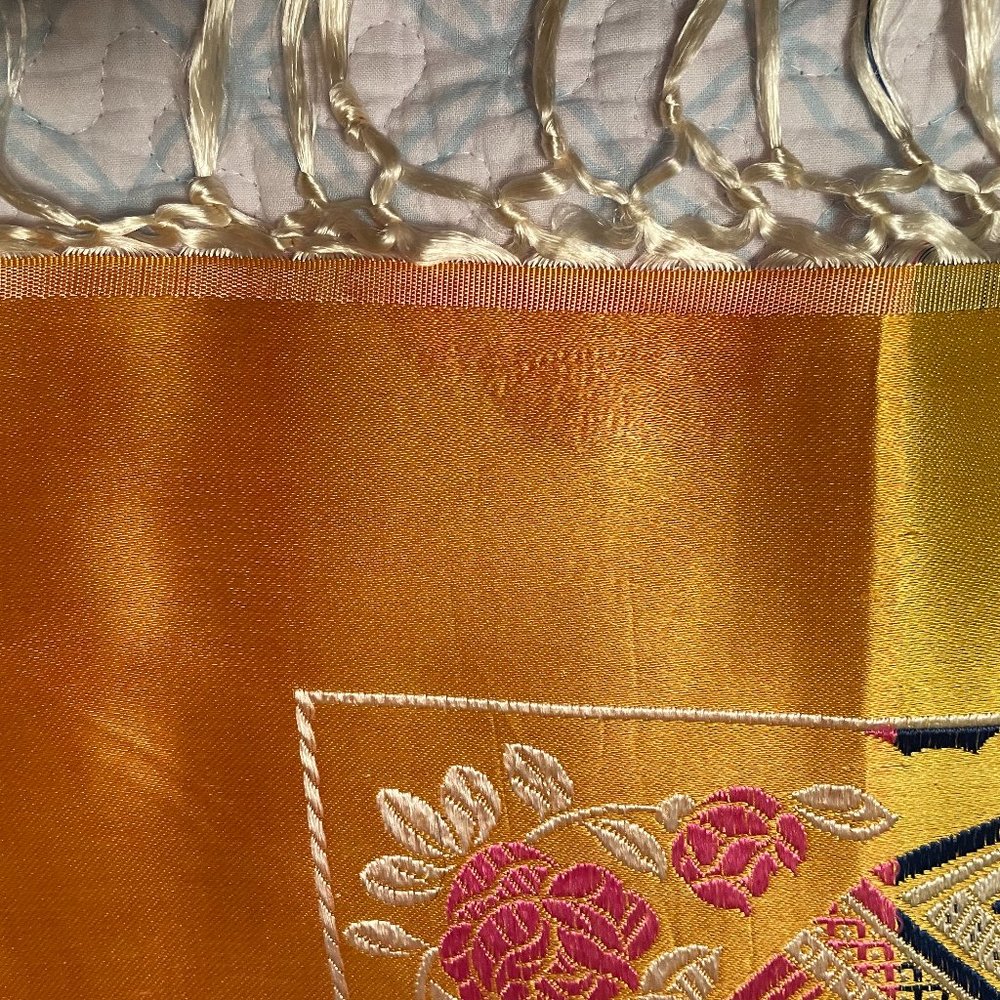 VINTAGE TAPESTRY TABLECLOTH - Picture 6 of 6